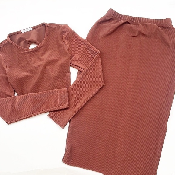 Heart & Hips brown ribbed lace up crop top + midi skirt set - Picture 1 of 6